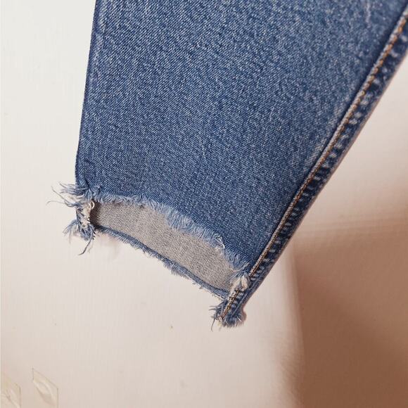 Nobody True Jean High Rise Relaxed Skinny 28 Step Up Raw Hem Fray Medium Rinse - Picture 8 of 10